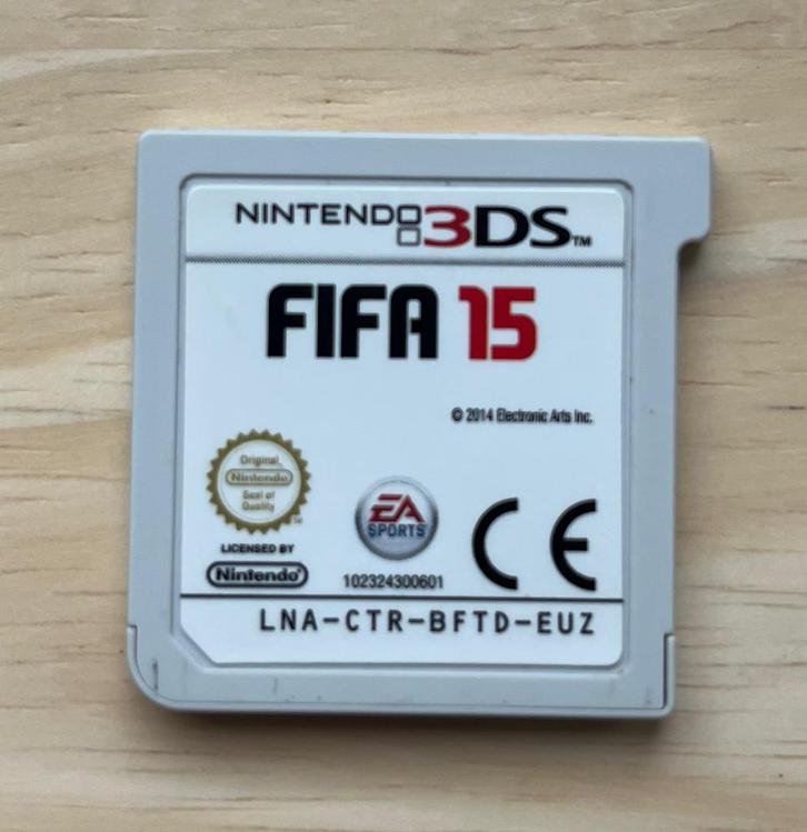 Fifa 15 Legacy Edition (3DS), Games en Spelcomputers, Games | Nintendo 2DS en 3DS, Zo goed als nieuw, Ophalen of Verzenden