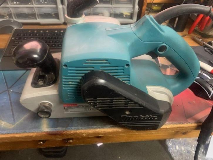 Makita schuurmachine type 9403 / 1200W, Doe-het-zelf en Bouw, Gereedschap | Schuurmachines, Zo goed als nieuw, Bandschuurmachine