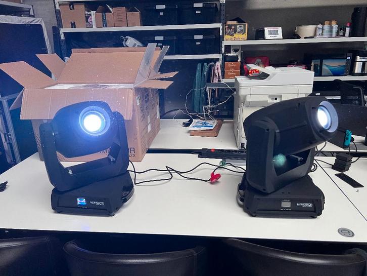 Chauvet Intimidator 475ZX (2 stuks), Musique & Instruments, Lumières & Lasers, Comme neuf, Lumières, Enlèvement