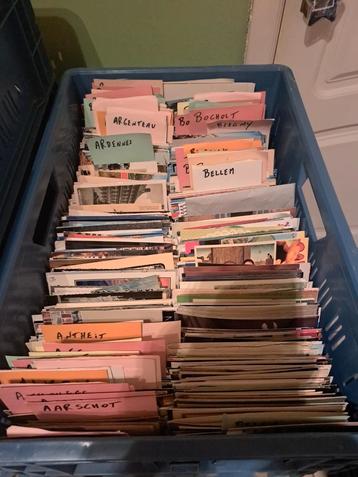 Volledige verzameling postkaarten België en buitenland beschikbaar voor biedingen