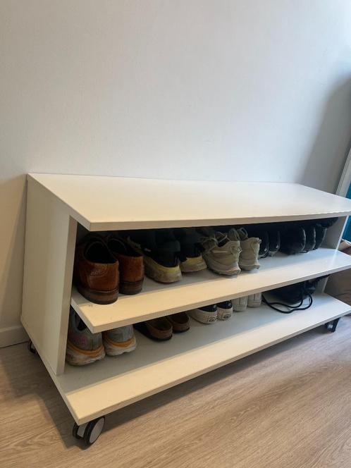 Wit kastje op wieltjes – handig schoenenrek of opberger, Huis en Inrichting, Kasten |Televisiemeubels, Gebruikt, Minder dan 100 cm