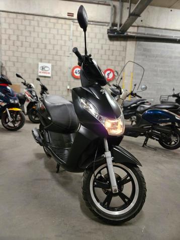 Peugeot Kisbee RS 50cc klasse A 4 takt 2014 - 9.359 km beschikbaar voor biedingen