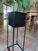 Porte plantes en métal noir, Enlèvement