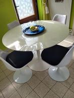 Table de cuisine Ronde et 4 chaise tulipe deux cousin Rouge, Maison & Meubles, Enlèvement ou Envoi, Comme neuf