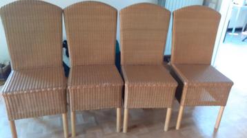 stoelen  beschikbaar voor biedingen