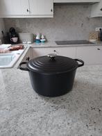 LE CREUSET ZWARTE KOOKPOT 28, Enlèvement ou Envoi, Comme neuf, Plaque céramique, Fonte