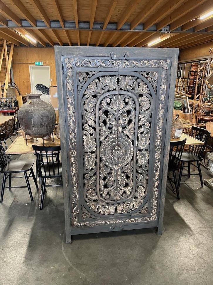 Fraaie Handgesneden Kast uit India Uniek exemplaar, Huis en Inrichting, Kasten | Buffetkasten, Nieuw, 150 tot 200 cm, 100 tot 150 cm