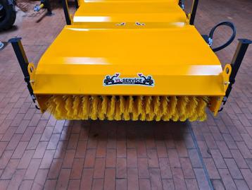 Veegmachine met opvangbak beschikbaar voor biedingen