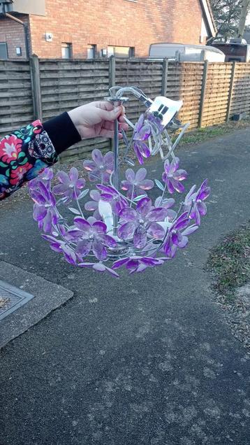 Kroonluchter/luster met paars bloemenmotief (2 stuks) beschikbaar voor biedingen