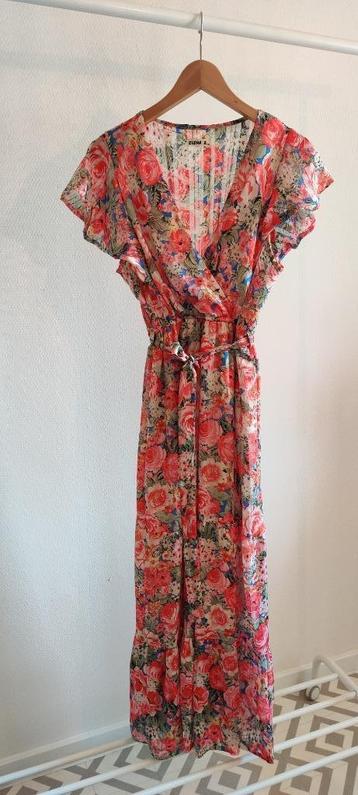 Zomers kleedje beschikbaar voor biedingen