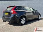 Volvo V60 1.6 T3 Kinetic | Leder | Climate | Cruise | Navi |, Auto's, 139 g/km, Zwart, Start-stop-systeem, Overige kleuren