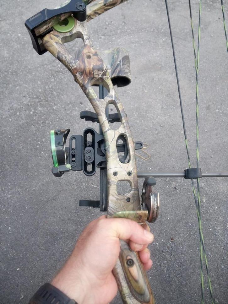 Compound Reflex Charger + kleine dingen, Sport en Fitness, Handboogschieten, Zo goed als nieuw, Compoundboog, Ophalen