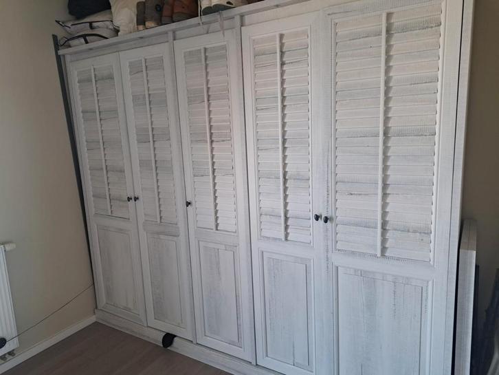 Kleerkast met 2 bijhorende nachtkastjes, Huis en Inrichting, Kasten | Kleerkasten, Zo goed als nieuw, Ophalen