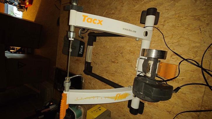 Tacks fietsrollen met computer, Fietsen en Brommers, Fietsaccessoires | Fietscomputers, Zo goed als nieuw, Ophalen