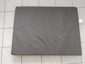 Te koop orthopedisch hondenkussen  beschikbaar voor biedingen