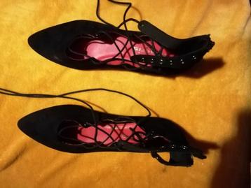 Schoenen tamaris daim zwart maat 39, Enlèvement ou Envoi, Comme neuf