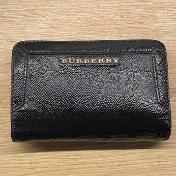 Burberry portemonnee, zwart lakleer beschikbaar voor biedingen
