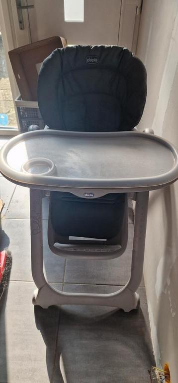Eetstoel chicco incl speelboog en exta inlegkussen, Kinderen en Baby's, Kinderstoelen, Ophalen, Zo goed als nieuw