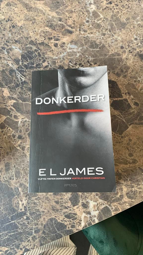 E.L. James - Donkerder, Boeken, Literatuur, Gelezen, Ophalen of Verzenden