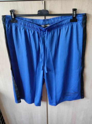 Vêtements homme neuf et occasion  beschikbaar voor biedingen