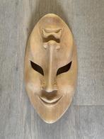 Masker uit Indonesië, Ophalen