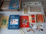 Pakket catalogi en postzegels, Timbres & Monnaies, Timbres | Europe | Autre, Envoi