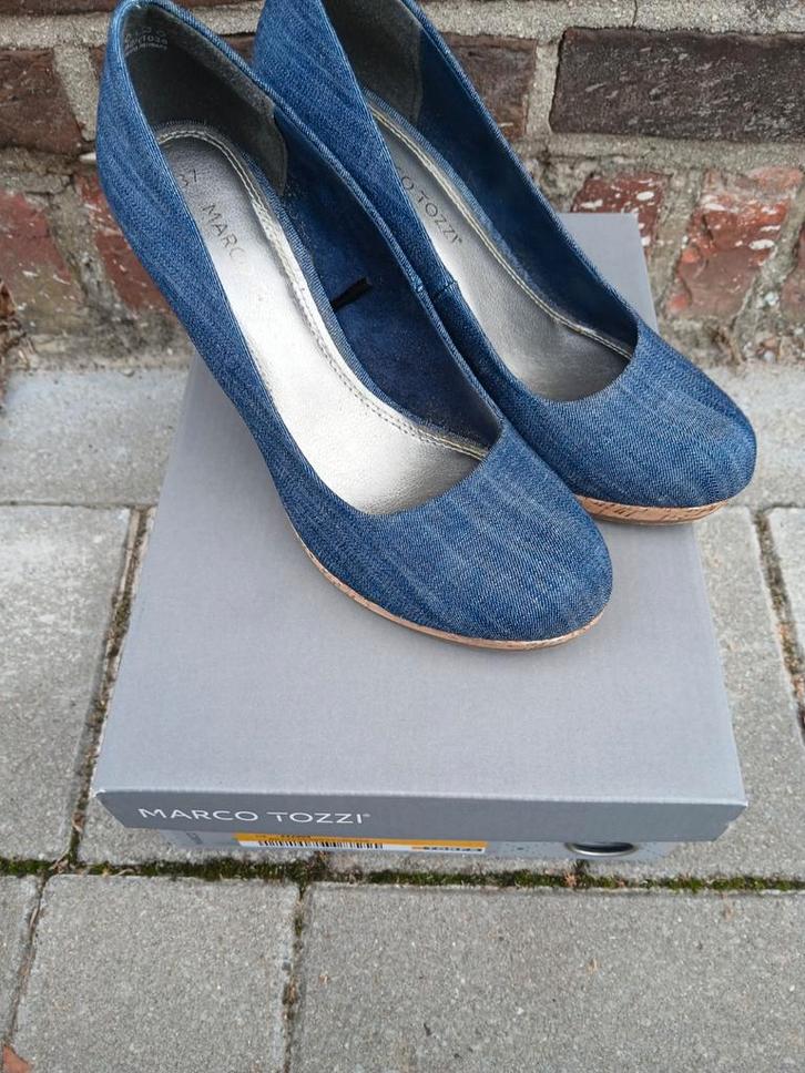 Marco Tozzi denim pumps – maat 37, Kleding | Dames, Schoenen, Zo goed als nieuw, Pumps, Blauw, Ophalen of Verzenden