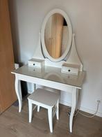 Make-uptafel + krukje, Ophalen, Gebruikt