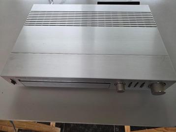 Oude Onkyo Tuner Amplifier beschikbaar voor biedingen