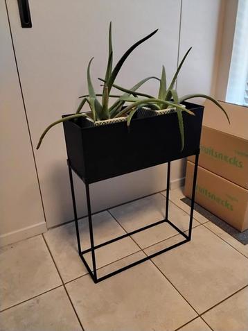 Support pour plantes, bac à fleurs en métal, noir, état neuf, Enlèvement, Comme neuf, Métal