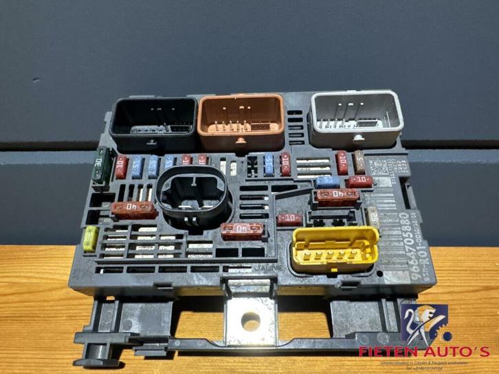 Zekeringkast BSM R01 Citroën Peugeot 9664706280, Auto-onderdelen, Elektronica en Kabels, Gebruikt, Ophalen of Verzenden