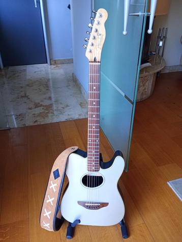 Fender Telecoustic + Minotaur leather strap beschikbaar voor biedingen