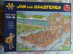 Puzzle Jan Van Haasteren : Embouteillages à la piscine, Comme neuf, 500 à 1500 pièces, Puzzle, Enlèvement ou Envoi