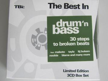 3CDBOX THE BEST IN : DRUM 'N BASS (30 titres), Enlèvement ou Envoi, Comme neuf, Drum and bass, Coffret