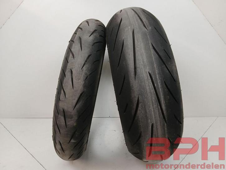 Gebruikte motorbanden Bridgestone Hypersport S22 120/70/17 /, Motoren, Onderdelen | Suzuki, Gebruikt, Ophalen of Verzenden