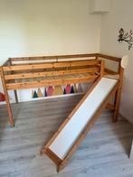 Hoogbed met houten glijbaan en witte glijbaan, Kinderen en Baby's, Kinderkamer | Stapelbedden en Hoogslapers, Ophalen, Gebruikt