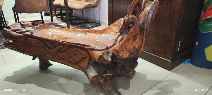 Uitgesneden massief houten bank - uniek handgemaakt stuk met, Antiek en Kunst, Antiek | Meubels | Stoelen en Sofa's, Ophalen