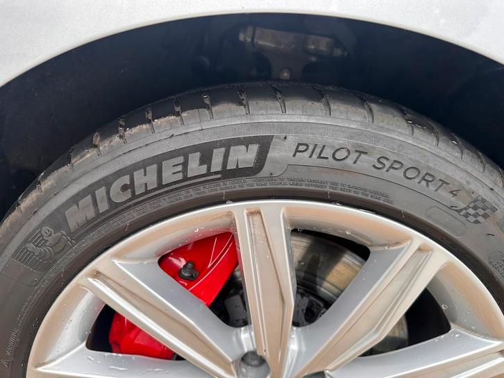 Michelin Pilot sport 4 extra load 245/45 R19 102 Y, Auto-onderdelen, Banden en Velgen, Velg(en), Zomerbanden, 19 inch, 245 mm