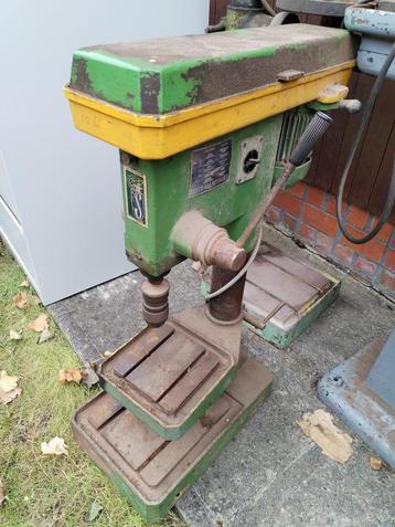 Kolomboormachine  beschikbaar voor biedingen