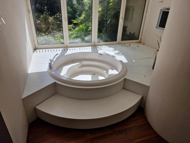 Ligbad 170cm met corian ombouw, Doe-het-zelf en Bouw, Sanitair, Bad, Ophalen