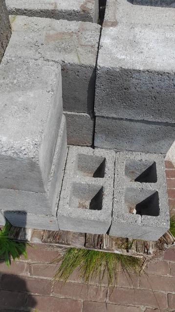 GRATIS: Betonblokken 29x19 beschikbaar voor biedingen