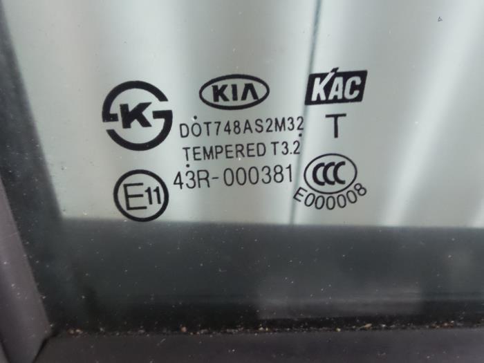 Portierruit 4Deurs rechts-achter van een Kia Rio, Auto-onderdelen, Ruiten en Toebehoren, Kia, Gebruikt, 3 maanden garantie, Ophalen of Verzenden