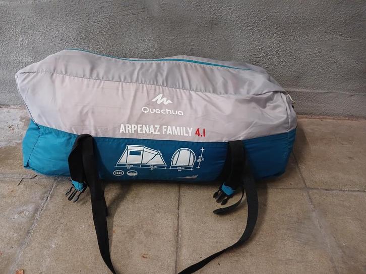 4-persoons tent voor gezin - Quechua Arpenaz Family 4.1, Caravans en Kamperen, Tenten, tot en met 4, Gebruikt, Ophalen of Verzenden