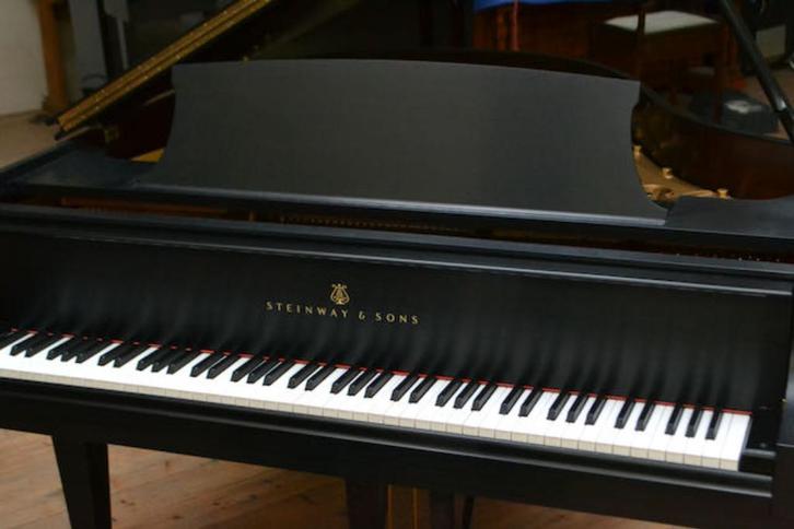 Grote piano. Bleugel. Steinway en zijn zonen „S”, Muziek en Instrumenten, Piano's, Zo goed als nieuw, Piano, Zwart, Ophalen