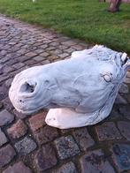 Betonnen paarden hoofd ( met schade), Enlèvement