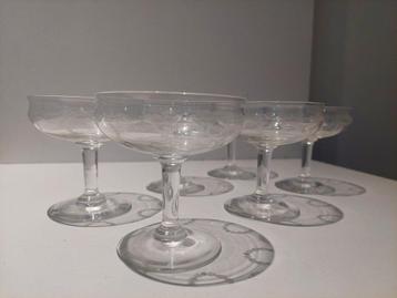 Champagnecoupe glazen kristal met tekening beschikbaar voor biedingen