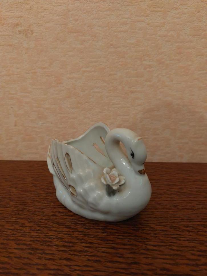 decoratieve zwaan, Antiek en Kunst, Antiek | Keramiek en Aardewerk, Ophalen of Verzenden