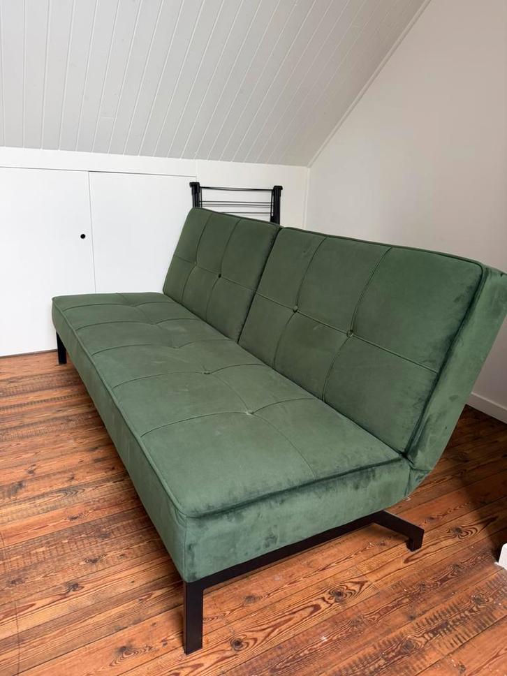 Moderne groene slaapbank ,verstelbare rugleuning, Huis en Inrichting, Slaapkamer | Slaapbanken, Zo goed als nieuw, Overige maten