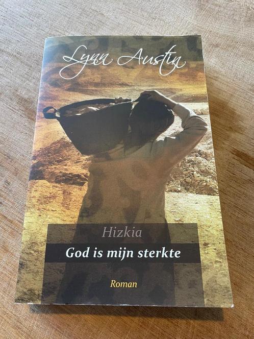 BOEK: God is mijn sterkte - Lynn Austin, Livres, Romans historiques, Comme neuf, Enlèvement ou Envoi