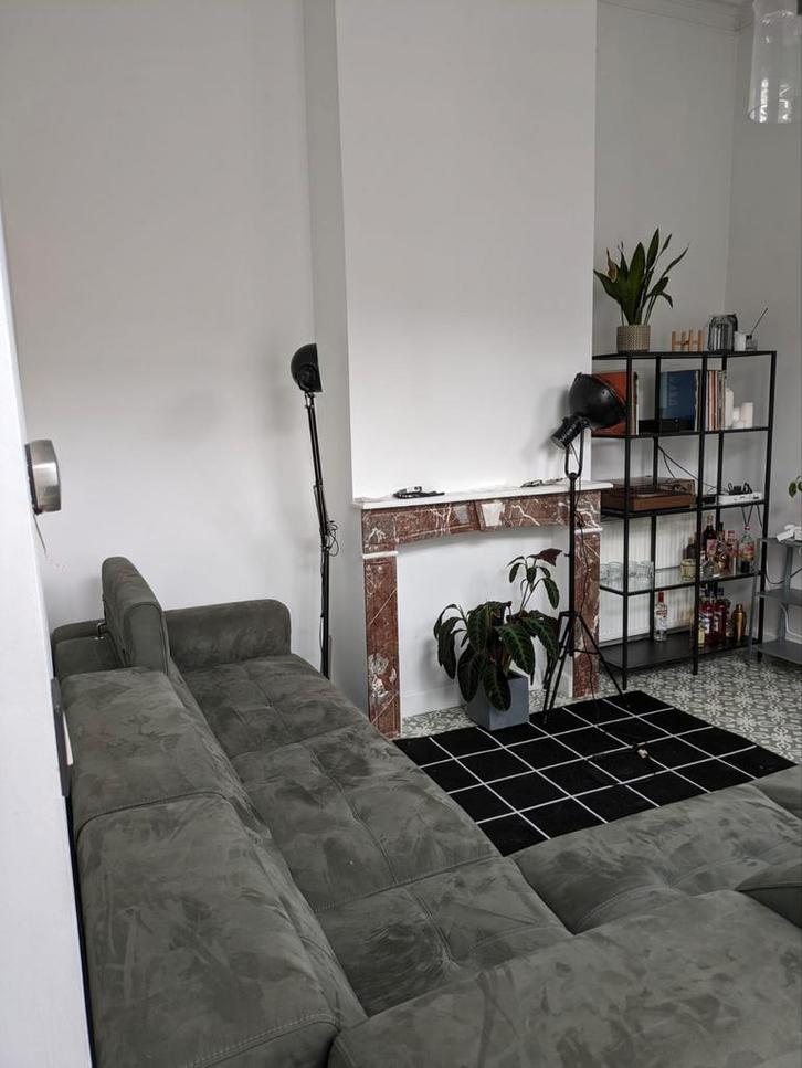 XOOON design hoekzetel met verstelbare hoofdsteunen, Huis en Inrichting, Zetels | Complete zithoeken, Zo goed als nieuw, Stof